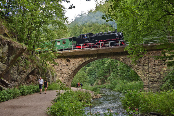 @ Weiseritztalbahn-im-Rabenauer-Grund_SDG-Sächsische-Dampfeisenbahngesellschaft-mbH