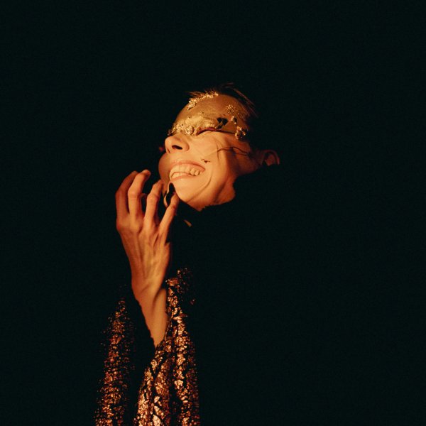 Materiale-per-Medea-Agata-Tomšič